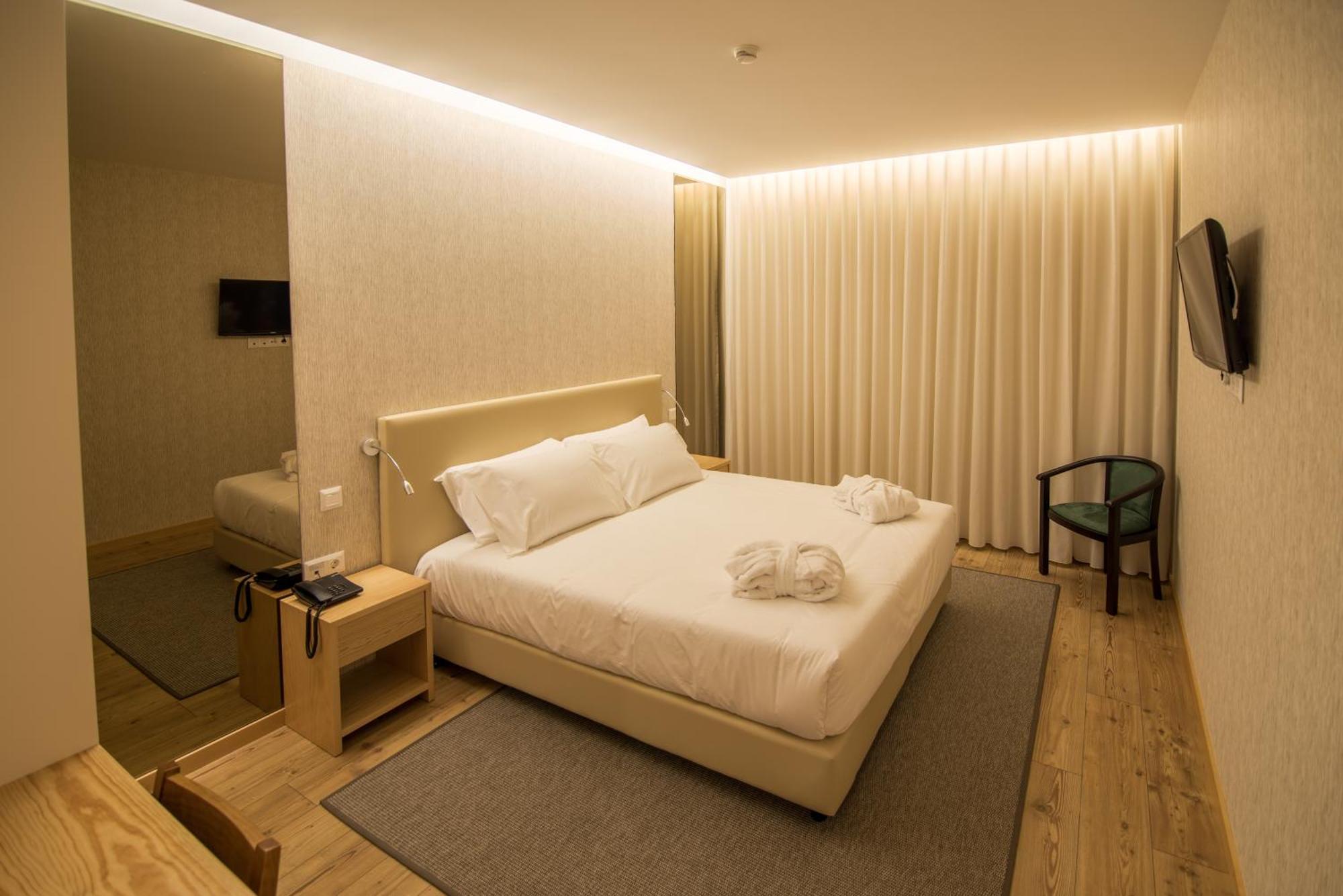 Double Room,1446346261:JPEG